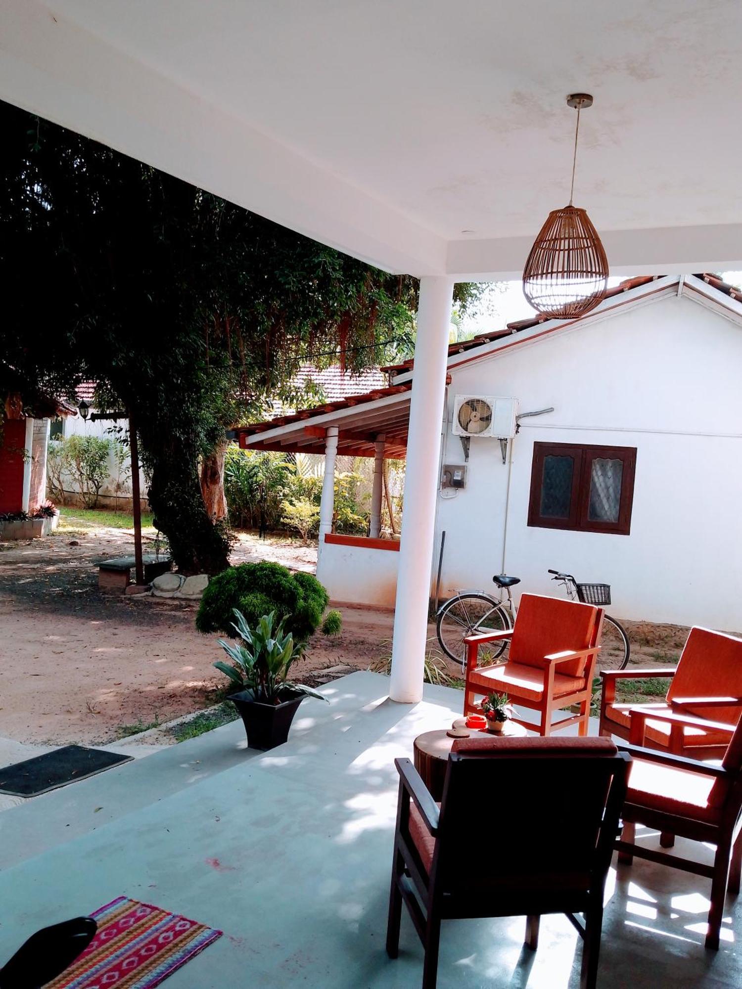 Area 51 Hotel Mirissa Ngoại thất bức ảnh