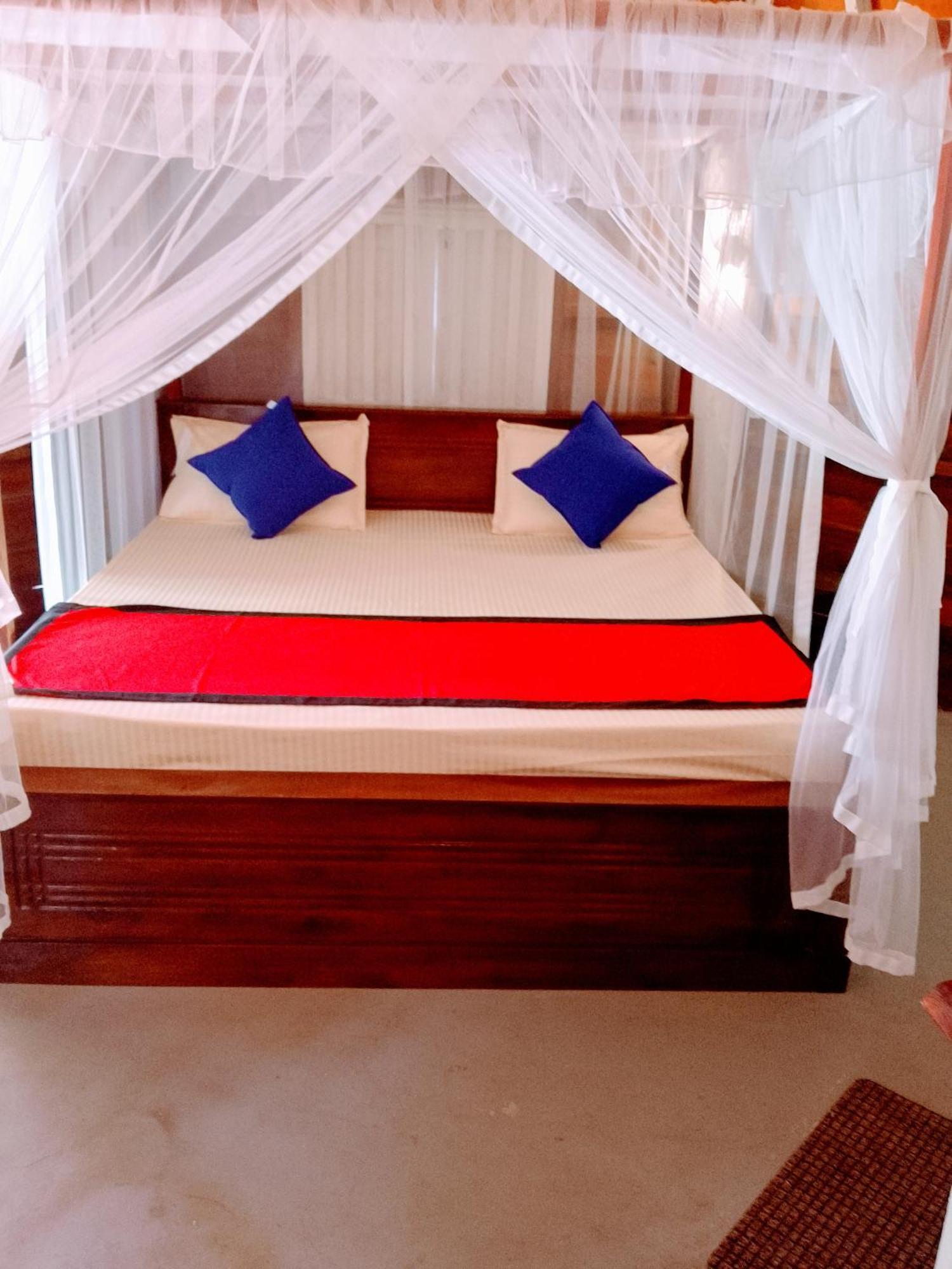 Area 51 Hotel Mirissa Ngoại thất bức ảnh