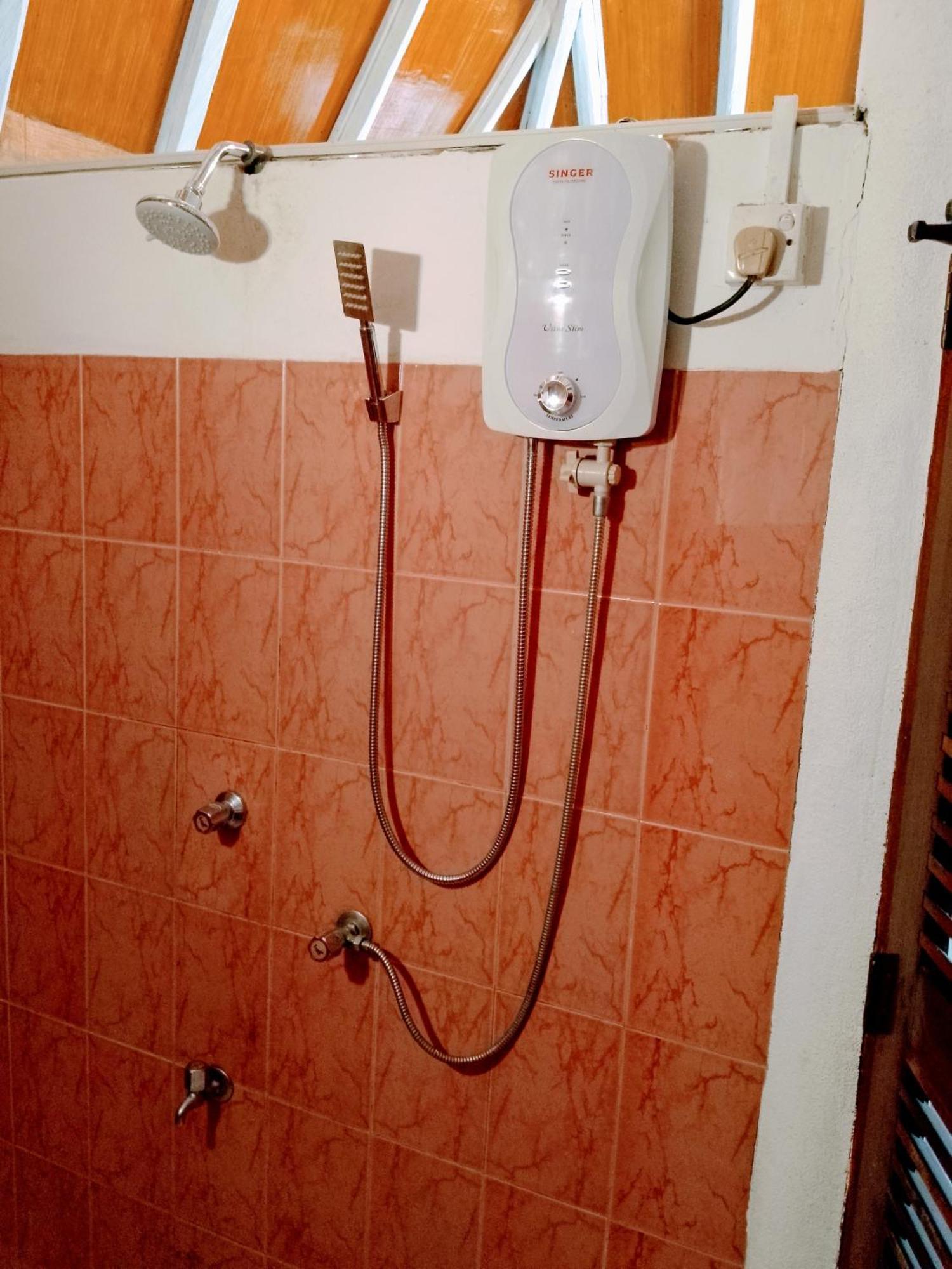Area 51 Hotel Mirissa Ngoại thất bức ảnh