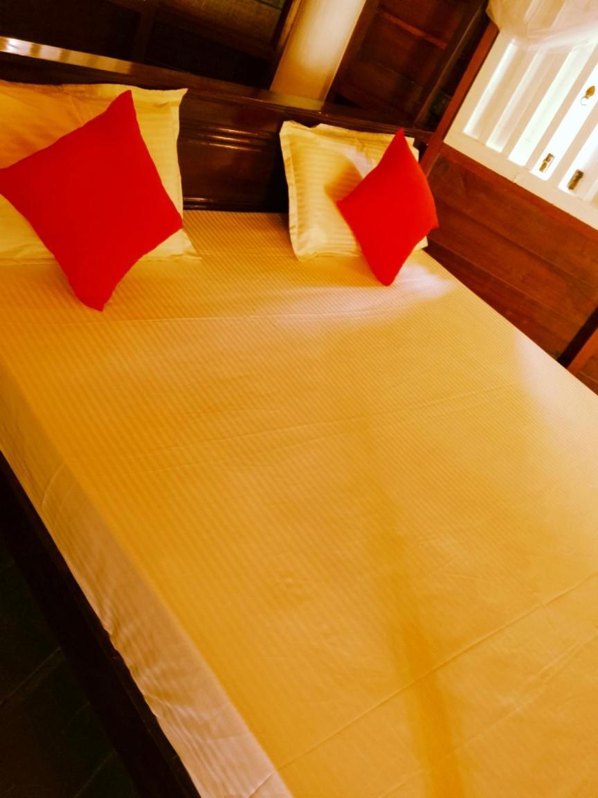Area 51 Hotel Mirissa Ngoại thất bức ảnh